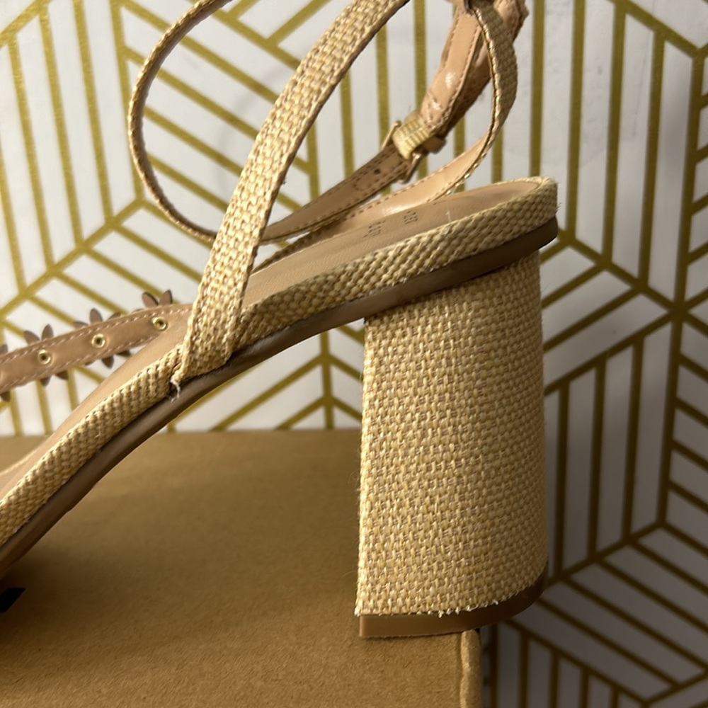 A new day daisy heels size 11 - Picture 4 of 7